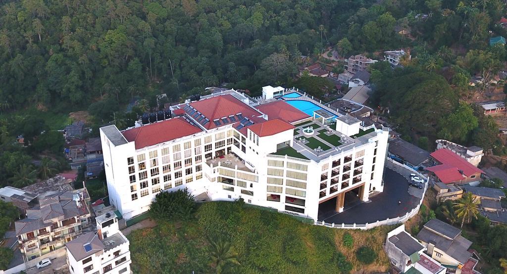 The Grand Kandyan Exterior photo
