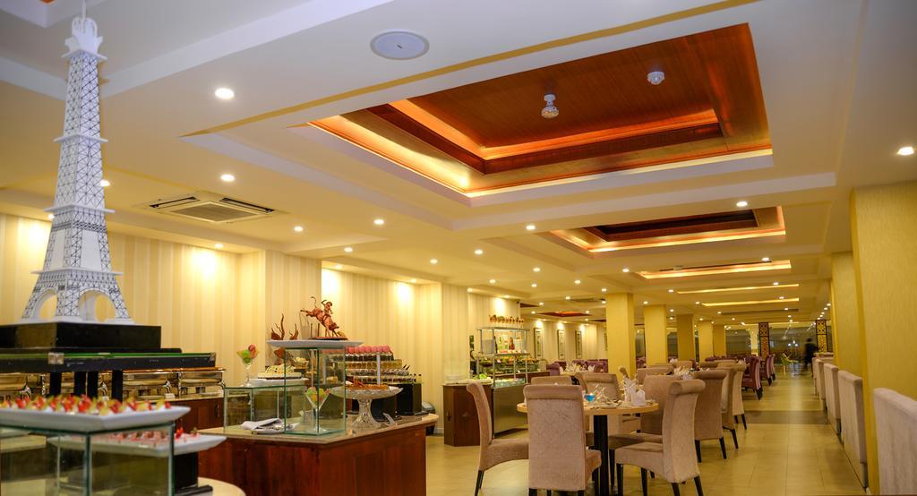 The Grand Kandyan Exterior photo